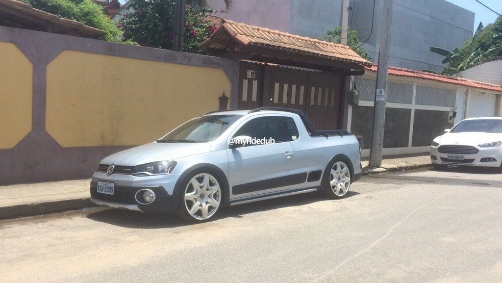 Volkswagen Saveiro com Rodas Aro 18 Presenza Pj 20